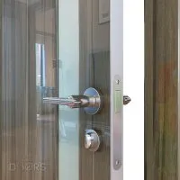 Дверь межкомнатная DO-507 Сосна глянец/стекло Белое