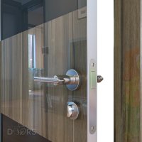 Дверь межкомнатная DO-508 Сосна глянец/стекло Черное