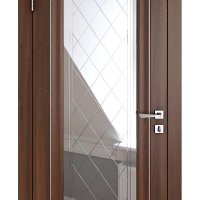 Дверь межкомнатная DO-PG6 Орех тисненый/Зеркало ромб фацет