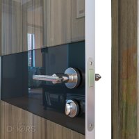 Дверь межкомнатная DO-509 Сосна глянец/стекло Черное